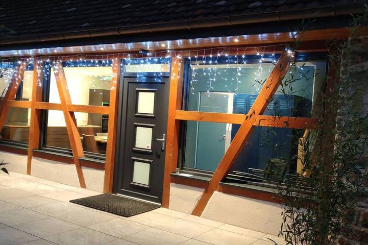 Appartement de vacances pour 7 personnes, avec terrasse et piscine, animaux acceptés