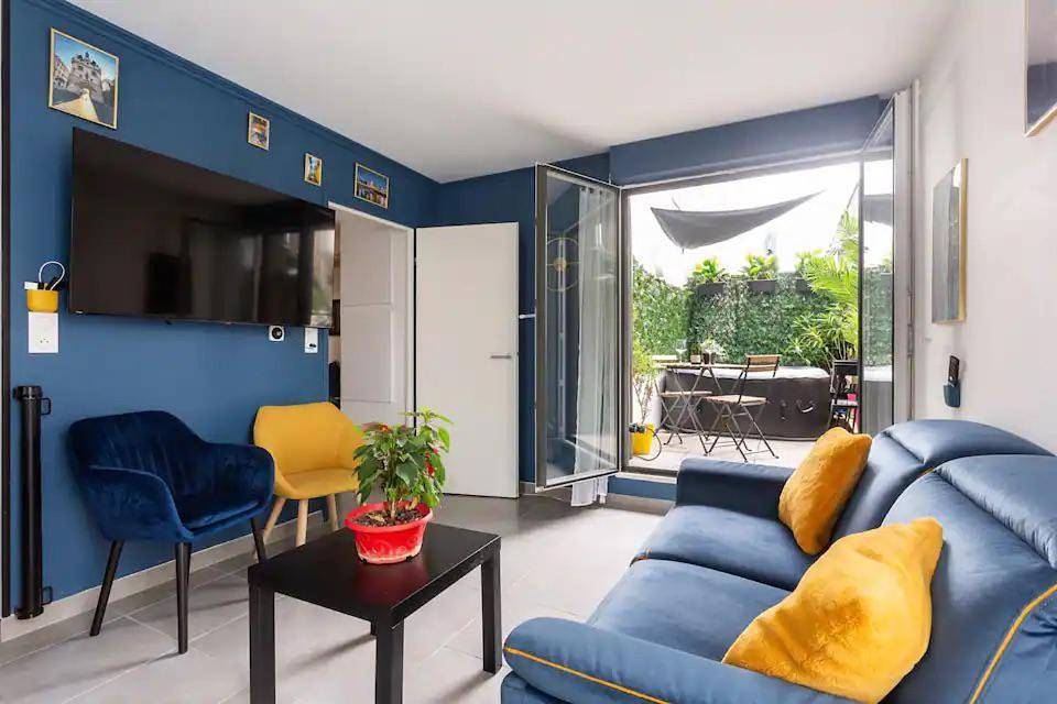 Appartement entier, Appart avec 3 chambres au pied du Tram avec internet ! in Eysines, Région de Bordeaux