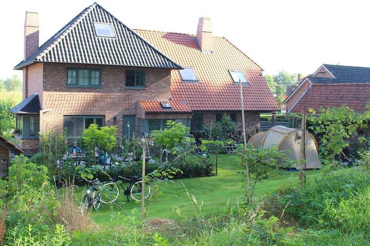 Ferienhaus für 4 Personen, mit Balkon und Garten