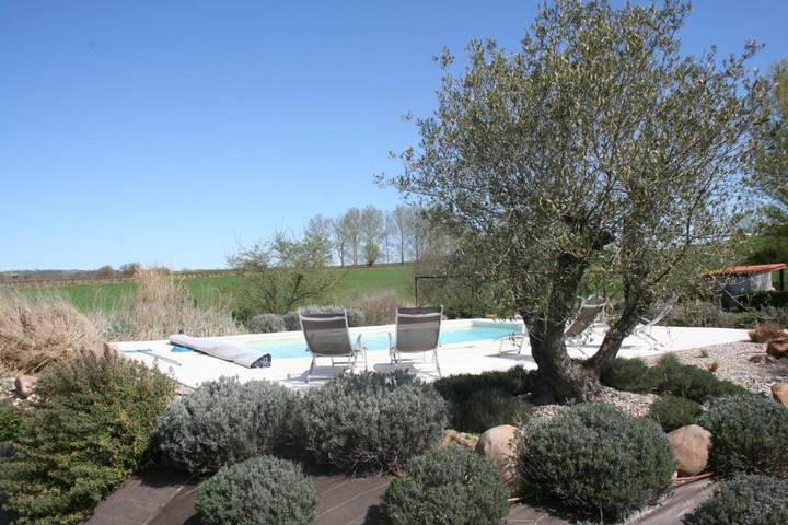 Location de vacances pour 5 personnes, avec jardin ainsi que vue et piscine à Labastide-de-Lévis - 3