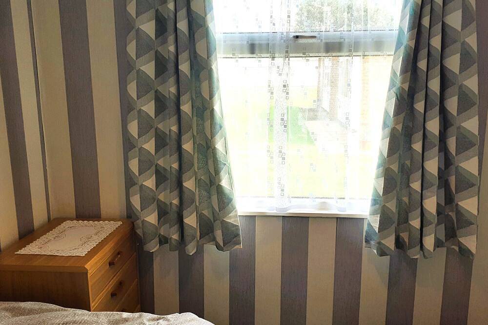 Holiday Chalet In Hemsby on Sundowner Holiday Park - No Pets in Hemsby, Great Yarmouth