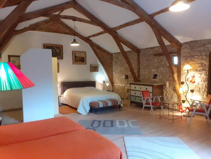 Location de vacances pour 4 personnes, avec Terrasse et Jardin ainsi que Piscine et Vue à Berganty
