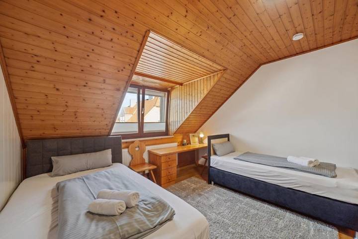 Gîte pour 13 personnes, avec terrasse dans Bayreuth - 3