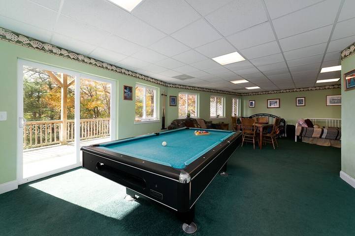 Vacation house for 10 people, with balcony and pool as well as hot tub in Helen