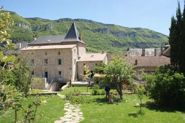 Cottage pour 3 personnes, avec jardin à Compeyre
