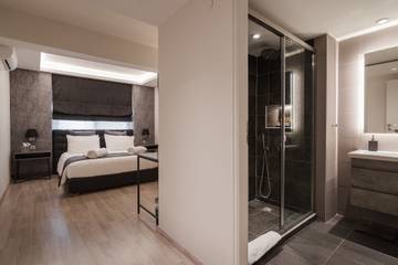 Villa for 6 Guests in Acropolis, Athens Centre, Picture 4