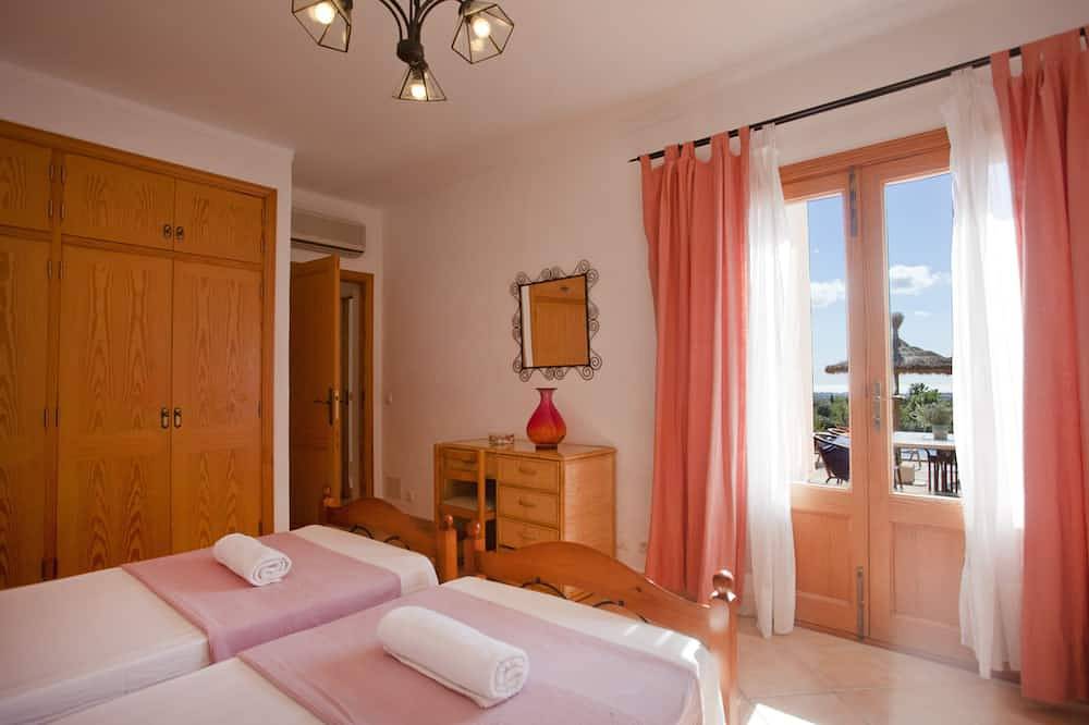 Finca mit Meerblick und Pool-Sonderangebot letzte Augustwoche in Cala d'Or, Santanyí