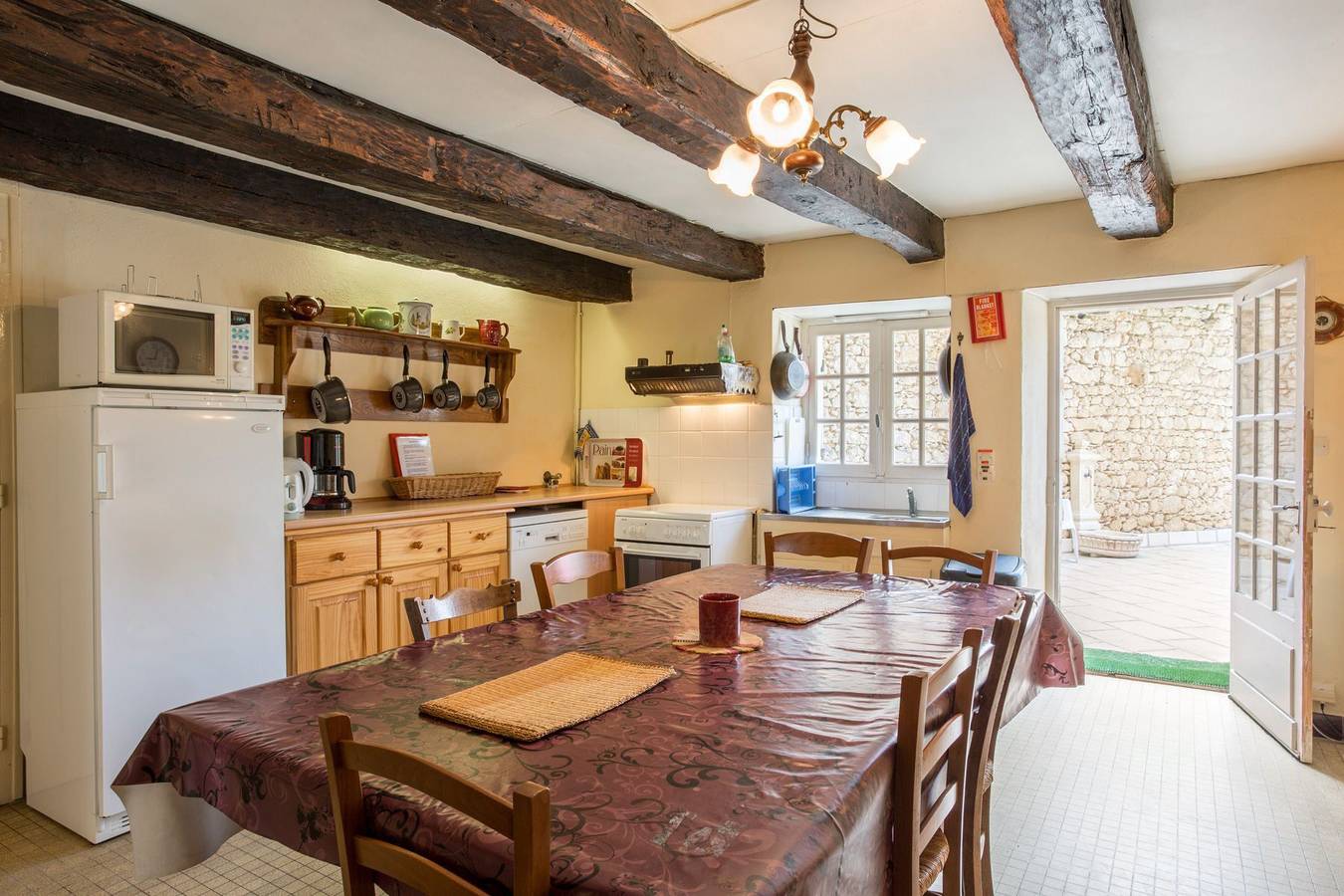Villa pour 10 personnes avec terrasse in Valeuil, Périgord Vert
