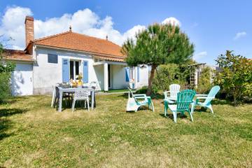 Gîte pour 4 personnes, avec jardin et terrasse à Barbâtre