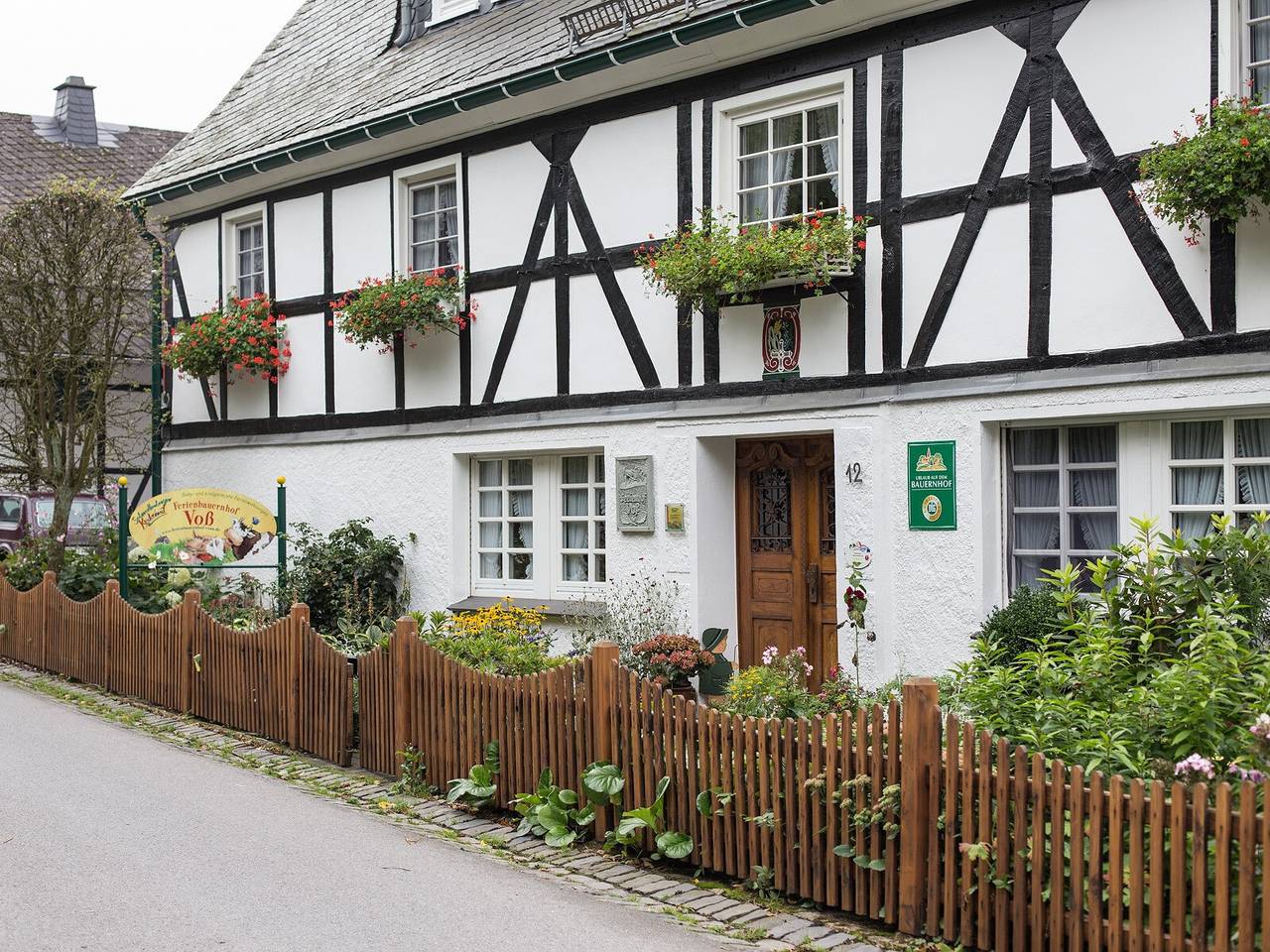 Ganze Wohnung, Ferienwohnung 'Pferd' mit Bergblick, Gemeinschaftsterrasse und Wi-Fi in Lenne (Schmallenberg), Schmallenberg