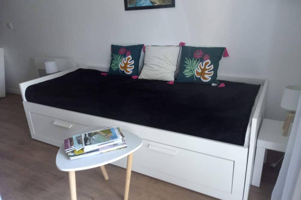 Appartement entier, Appartement T2\"Ô Lac\",4 personnes,3* accès direct à la plage in Tresserve, Région de Chambéry