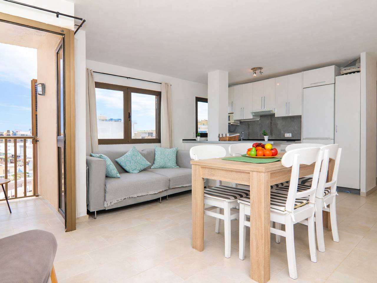 Entire apartment, Seafront apartment panoramic view - 4 guests in Can Picafort, Santa Margalida
