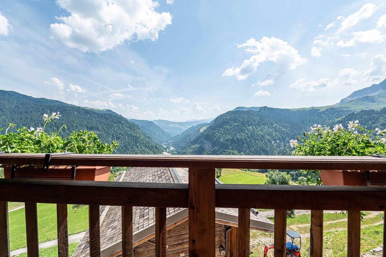 Chalet 'Gite Les Clapières - Petite Partie' con vistas a la montaña in La Giettaz, Albertville region