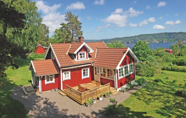 Ferienhaus für 6 Personen, mit Terrasse und Garten in Munkedal