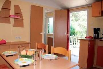 Camping pour 6 Personnes dans Gassin, Région de Draguignan, Photo 2