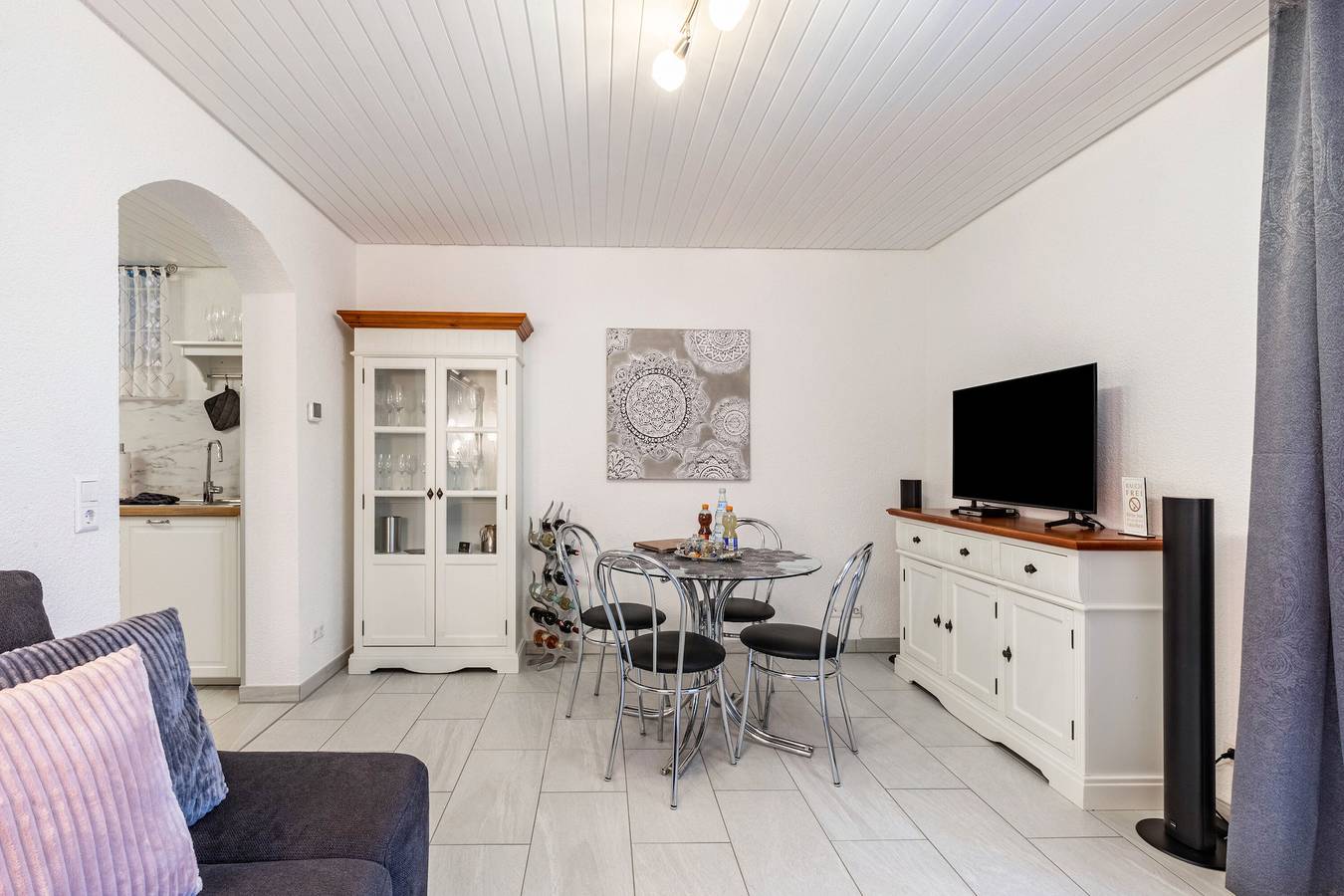 Ganze Wohnung, Ferienwohnung "Pension Waldblick" mit Privatterrasse, Gemeinschaftsgarten und Wlan in Heidenheim, Stuttgart Region