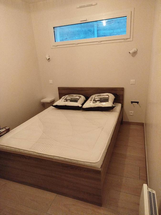 Gîte pour 3 personnes, avec terrasse à Saint-Planchers - 2