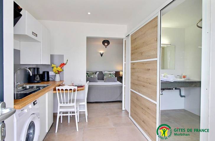 Gîte pour 2 personnes, avec jardin à Theix - 3