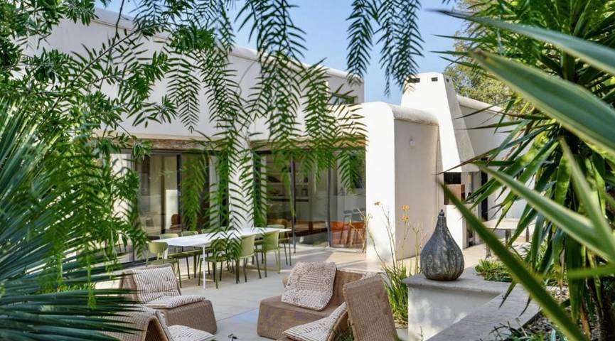 Location de vacances pour 16 personnes, avec terrasse ainsi que piscine et vue à Castries - 2