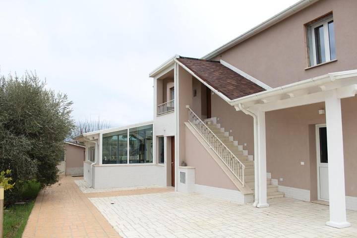 Appartamento per 3 persone, con giardino e terrazza nonché panorama, con animali domestici a Corropoli