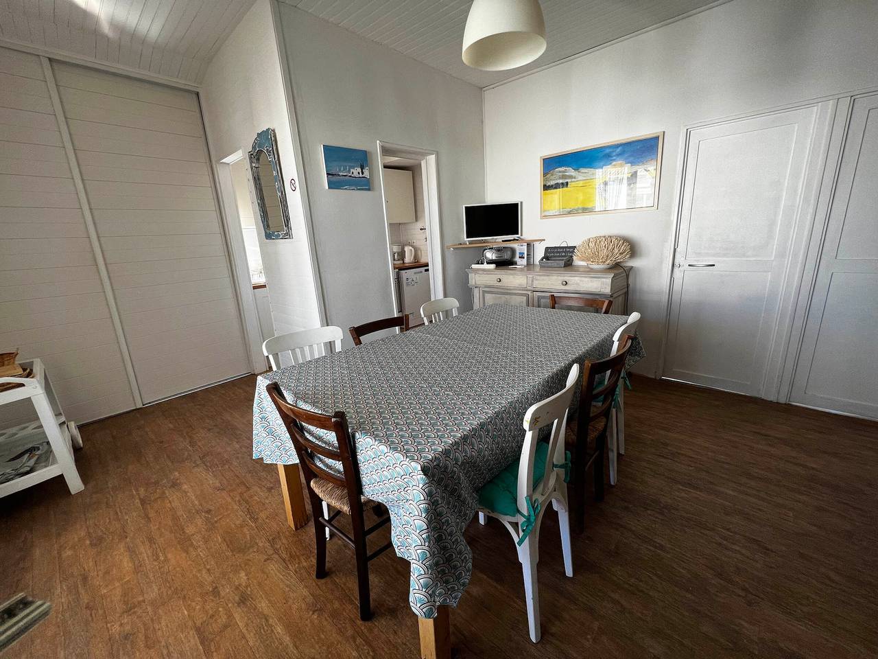Chalet cómodo para 9 personas, cerca de la playa, con terraza y parking in Gruissan (Ville), Gruissan