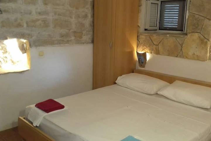 Ganze Wohnung, Studio Appartement mit Terrasse und Meerblick Milna, Vis in Rukavac, Split-Dalmatien