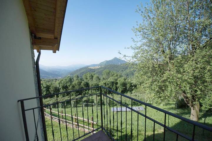 Gîte pour 4 personnes, avec vue et jardin, animaux acceptés dans Serina - 4