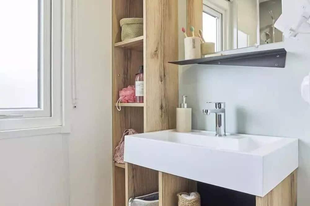 Camping Les Castors **** - Ostriconi mobile home 35 m², air-conditioned, 3 bedrooms for 6 people in Calvi, Calvi und Umgebung