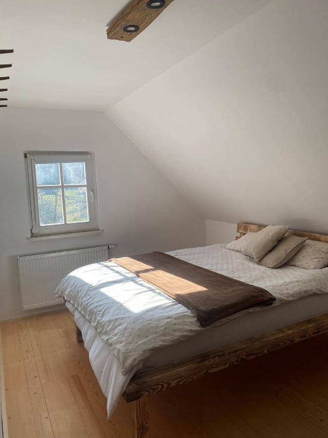 Gîte pour 6 personnes, avec sauna ainsi que terrasse et vue à Velike Lašče