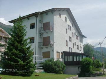 Hôtel pour 3 personnes, avec sauna et piscine dans Nus