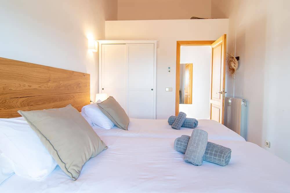 Finca Binitaref - close to the village in Lloret de Vistalegre, Majorca Center