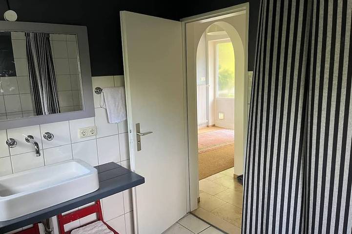 Ganze Wohnung, Altes Zeichenstudio im Grünen in Murnau am Staffelsee, Das Blaue Land