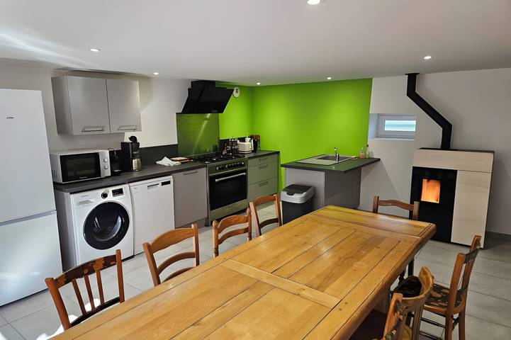 Location de vacances pour 9 personnes, avec jardin, adapté aux familles à Azé (Saône-et-Loir) - 2