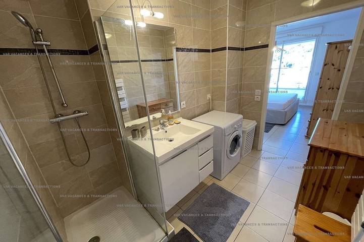 Gîte pour 6 personnes, avec terrasse, animaux acceptés dans Office De Tourisme De Saint Mandrier - 4