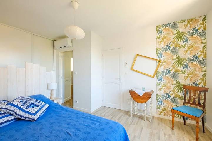 La casa con persianas azules, encantadora villa con jardín. in Tourrettes-sur-Loup, Costa mediterránea (Francia)