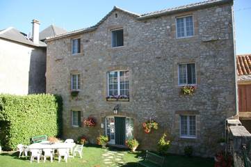 Chambre d’hôte pour 3 personnes, avec jardin et terrasse à Lapanouse-de-Cernon