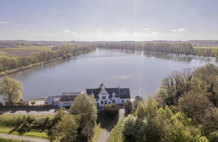Maison d’hôte pour 22 personnes, avec jardin et sauna ainsi que vue et vue sur le lac à Ypres
