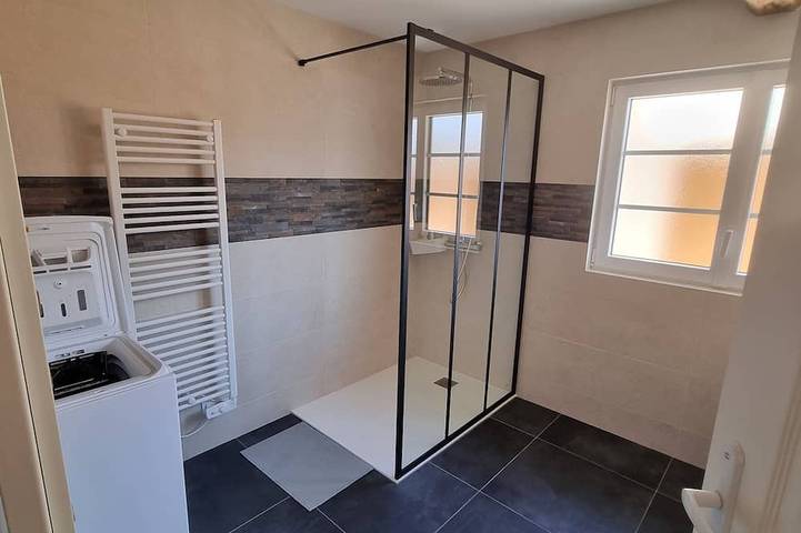 Location de vacances pour 5 personnes, avec terrasse, animaux acceptés à Favières - 4