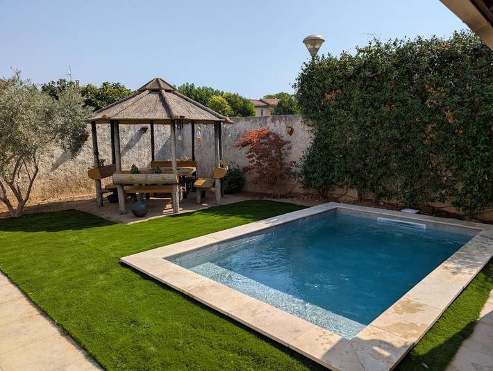 Villa pour 8 personnes, avec piscine et vue ainsi que terrasse et jardin, animaux acceptés à Aubagne
