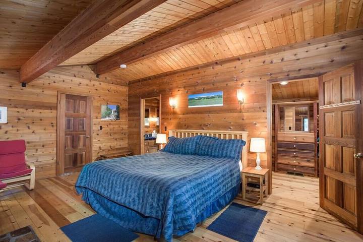 Log cabin for 10 people, with terrace and hot tub, with pets in Yosemite National Park