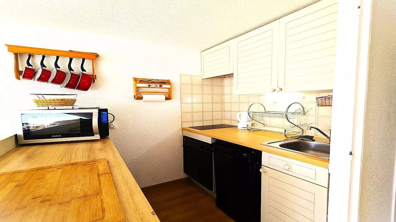 Apartamento entero, Apartamento grande T3, soleado, con balcón, para 6 personas in Vallouise, Parque Nacional de los Ecrins