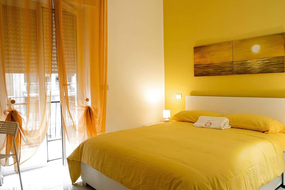 Sun&Moon Accommodation 15 m walk from the center of Bari. Well-serviced area. in Bari, Bari Province