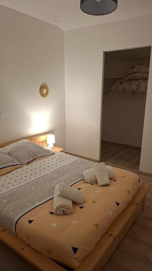 Location de vacances pour 6 personnes, avec terrasse et jardin à Lamagistère