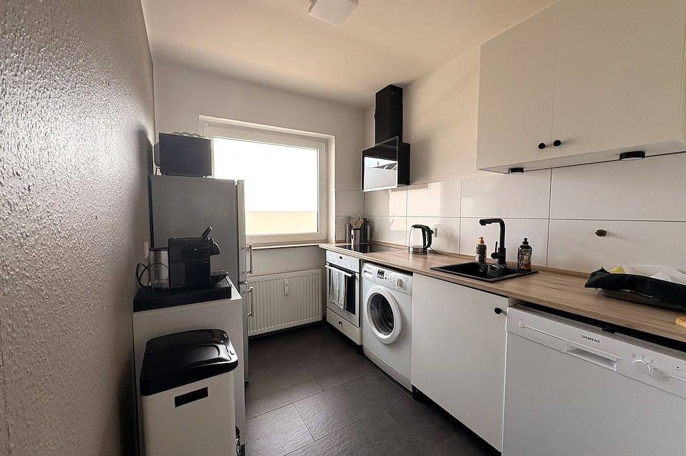 Ganze Wohnung, Modernes Apartment mit 4 Schlafplätzen, Parkplatz, Wlan & Balkon in Leverkusen, Bergisches Land