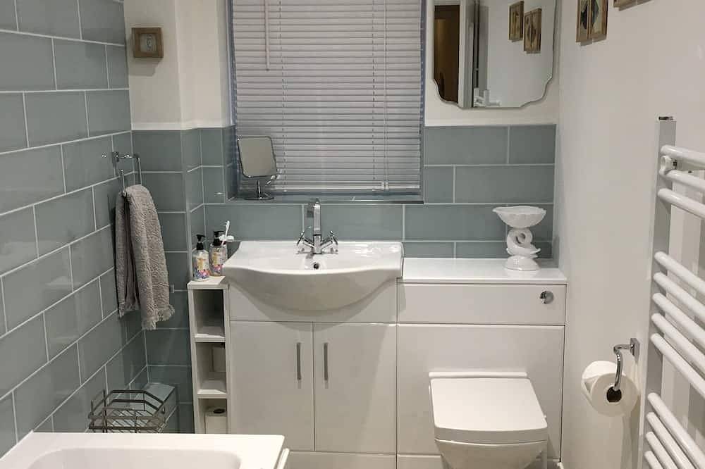 Apartamento entero, Apartamento de lujo con vistas al mar. Capacidad para 4 personas.  Acceso directo a la playa in Ferring, Sussex Occidental