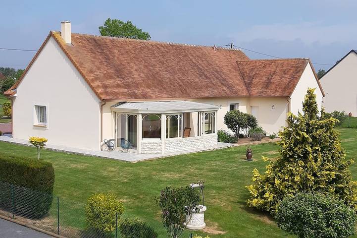 Location de vacances pour 6 personnes, avec jardin, animaux acceptés à Tour-en-Bessin
