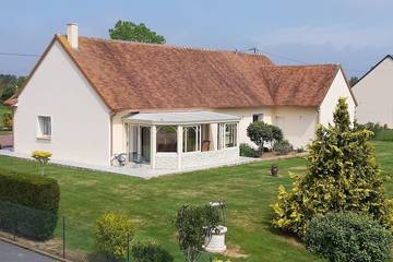 Location de vacances pour 6 personnes, avec jardin, animaux acceptés à Tour-en-Bessin