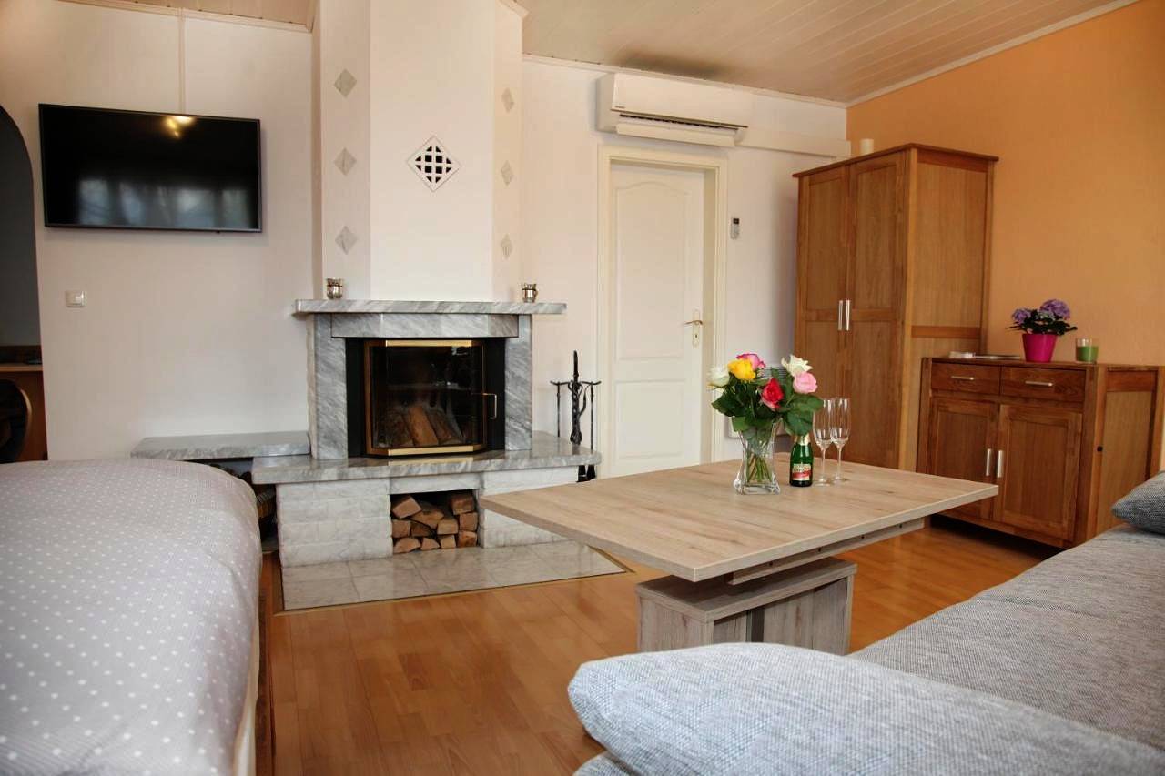 Ganze Wohnung, Chiemsee Comfort-Bungalow mit Garten in Rimsting, Chiemsee