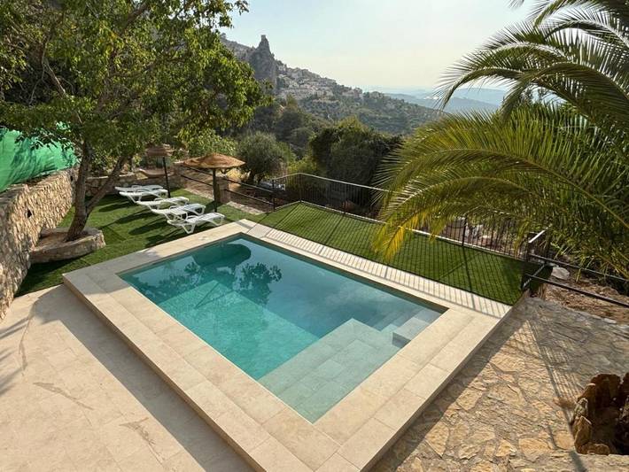 Casa de vacaciones para 6 personas, con jardín además de vistas y piscina - 1