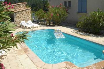Cottage pour 6 personnes, avec terrasse et jardin à Montfrin